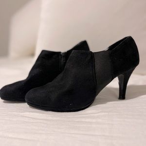 Black heeled Bootie - SZ 10